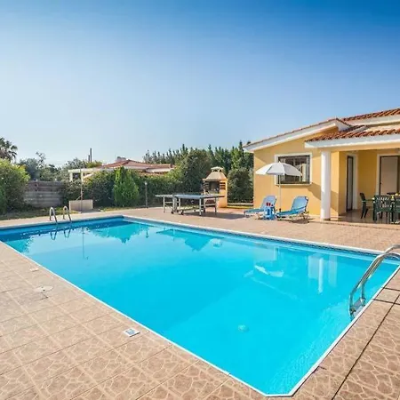 Βίλα In Sleeps 6 Includes Swimming Pool Air Con And Wifi 3 7 Πέγεια