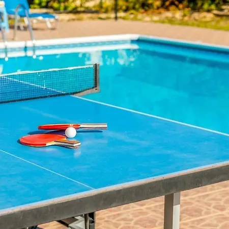 In Sleeps 6 Includes Swimming Pool Air Con And Wifi 3 7 Вилла *