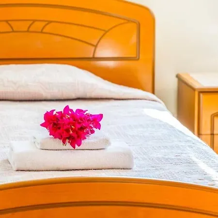 In Sleeps 6 Includes Swimming Pool Air Con And Wifi 3 7 Вилла *
